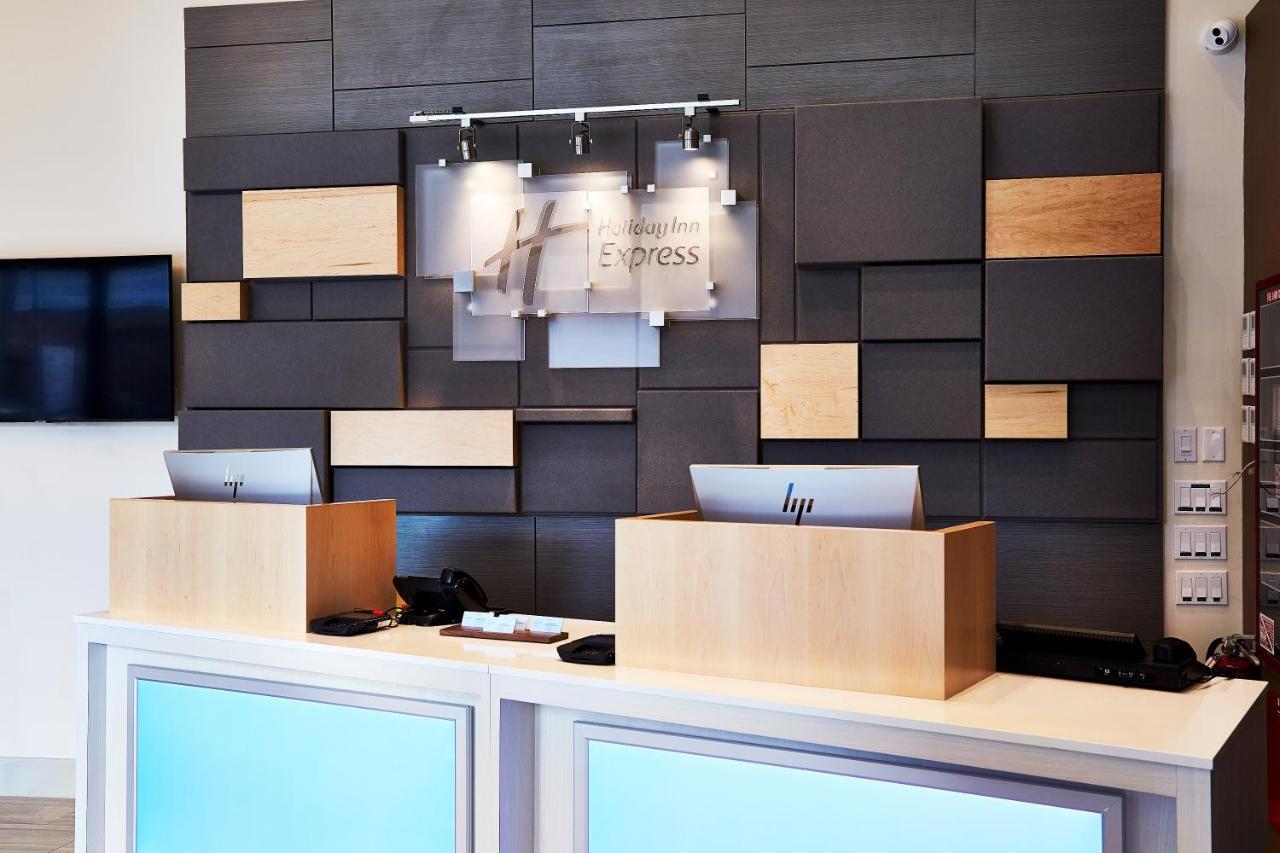 Holiday Inn Express - Nyc Brooklyn - Sunset Park By Ihg New York Exterior foto