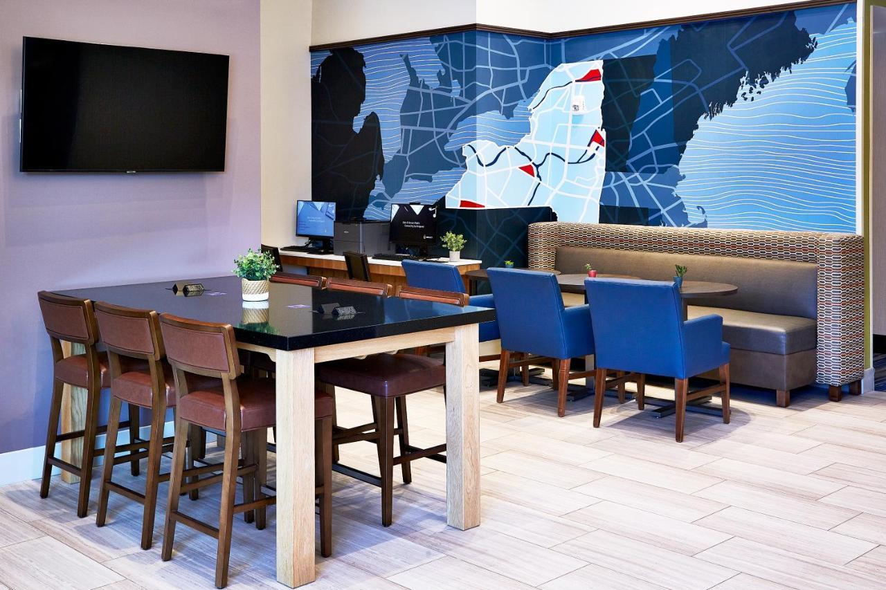 Holiday Inn Express - Nyc Brooklyn - Sunset Park By Ihg New York Exterior foto